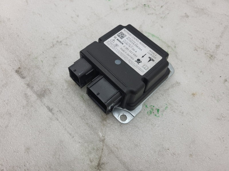 103676700A 16-20 Model X Safety Restraint Control Module Computer (Crash Data) 1036767-00-A