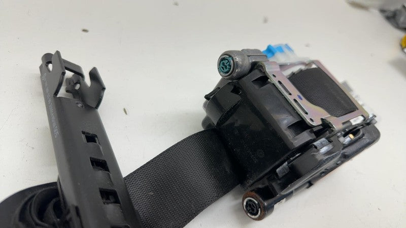 0589-P1-000249 ⭕ 2014-2015 Mercedes-Benz B Electric Drive Front Right Seatbelt & Retractor Assy