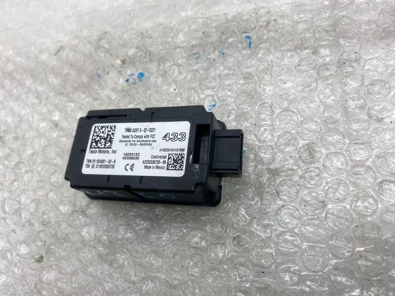 103460100B ⭕ 12-20 Tesla Model S Tire Pressure Monitor System Module Receiver 1034601-00-B