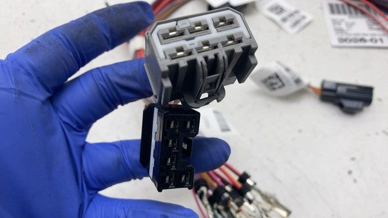 ⭕ 2021-2024 RAM 3500 Auxiliary Power Distribution Center Kit Mopar P68