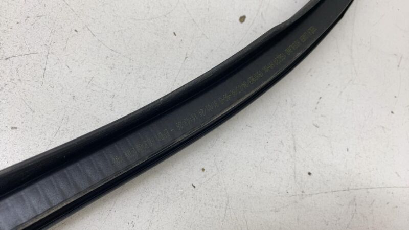 191098400D ⭕ 24-25 Model 3 Front Right Primary Body Weatherstrip Rubber Seal 1910984-00-D