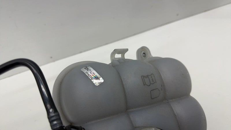 4M0121403 ⭕2024 Porsche Cayenne Coolant Reservoir Expansion Tank  w/ Hose Line 4M0121405AG