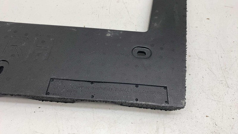 1684649-00-B ⭕24-25 Tesla Cybertruck Rear Right Bumper Bracket Foam Piece Center 1684649-00-B