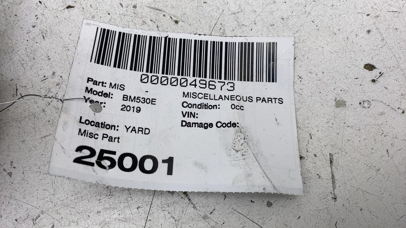 6883246-02 2018-2020 BMW 530e Front Passenger Side Engine Motor Mount Bracket Support Right