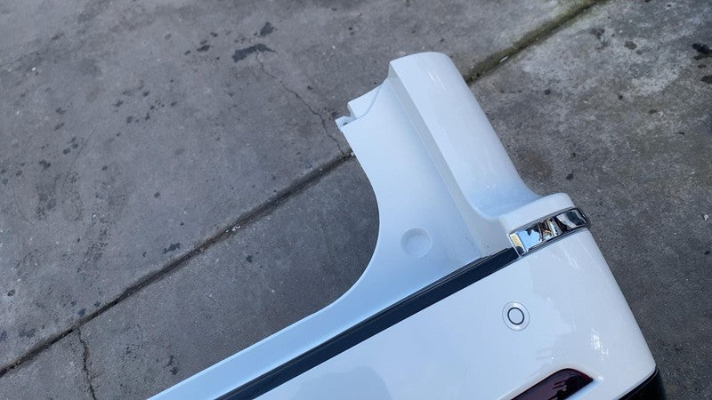 ⭕ 2018 2019 2020 2021 Lincoln Navigator Rear Bumper Cover Panel White 