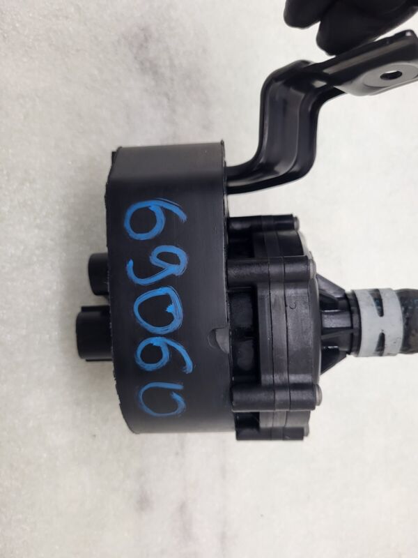 2016-2020 Tesla Model S MS Electric Auxiliary Coolant Water Pump w/ Bracket Assy