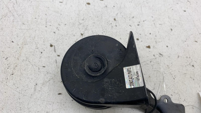 E3 007042 ⭕ 2022 Chrysler Pacific FIAMM Hight & Low Pitch Tone Horn Signal w/ Bracket Assy