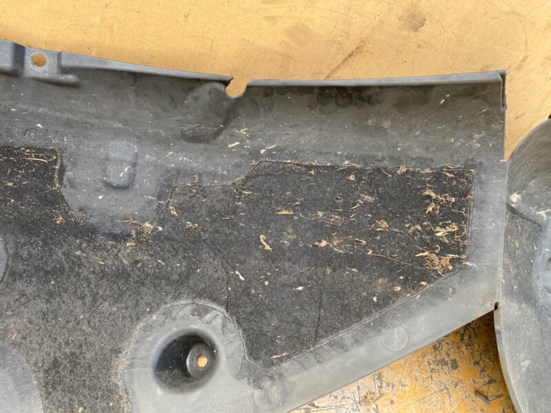 ⭕2017-2023 Tesla Model 3 Front Driver Side Wheel Fender Liner Splash Shield Left