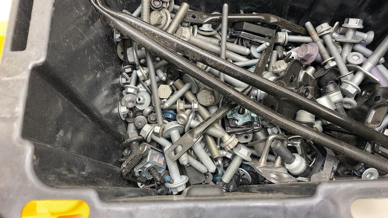 ⭕ 2024 Porsche Cayenne SET of Bolt & Nut w/ Luggage Tie Down Hook & St