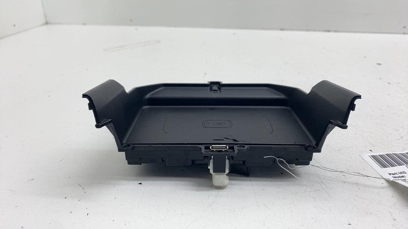 ⭕18-23 BMW 530e Center Console Wireless Device Battery Charger Pad 511