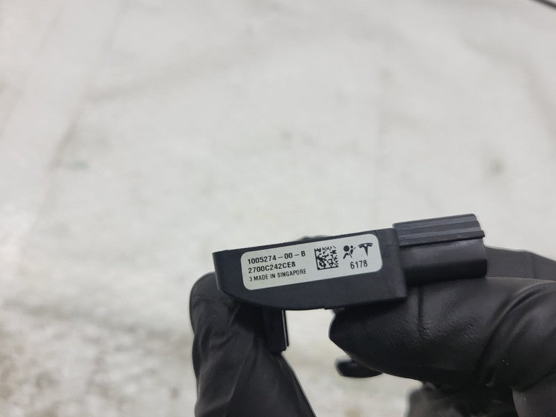 1005274 00 B ⭕ 12-15 Tesla Model S C-Pillar Acceleration Impact Sensor Assembly 1005274-00-B