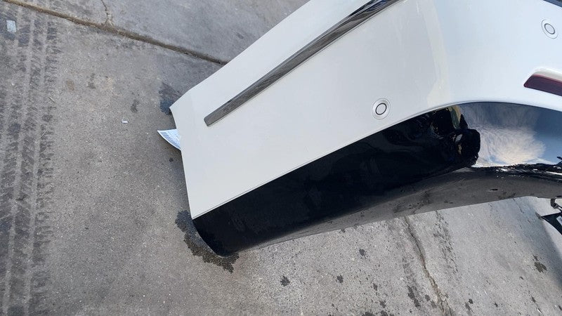 ⭕ 2018 2019 2020 2021 Lincoln Navigator Rear Bumper Cover Panel White 