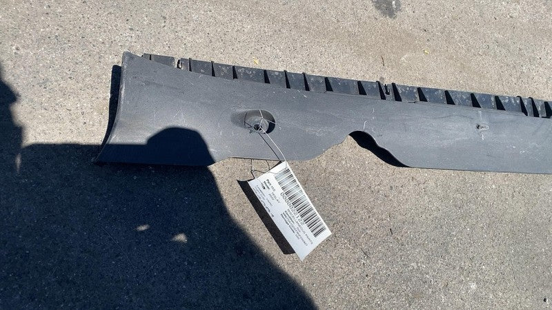 ⭕ 2020-2023 Tesla Model Y Right Skirt Rocker Molding Panel Carrier Bra