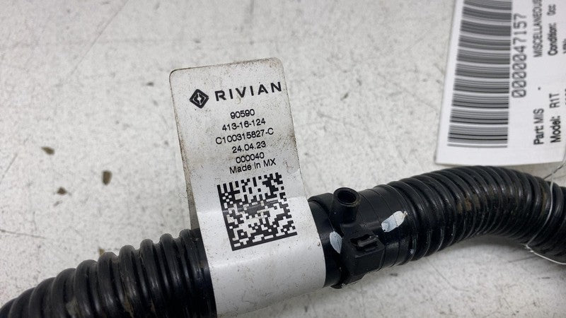 ⭕ 2022 2023 2024 Rivian R1T Cooling System Coolant Hose Pipe Tube C100