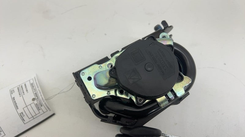 ⭕ 20-23 Tesla Model Y 2nd Row Left or Right Seat Belt & Retractor 1493