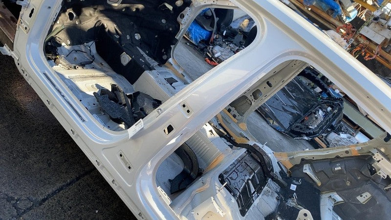 ⭕ 2021-2024 Polestar 2 Driver Side B-Pillar Structural Cutout Left Sil