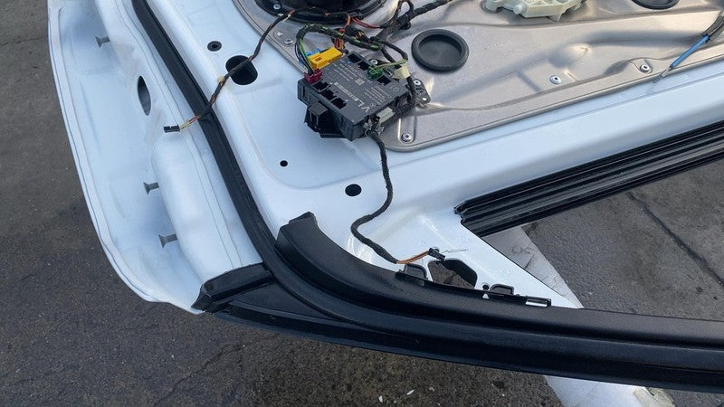 A 212 900 36 18 ⭕2014-2016 Mercedes-Benz E350 E400 Front Driver Side Door Shell Panel Left White