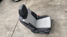 Front Seat VOLKSWAGEN ID4 25