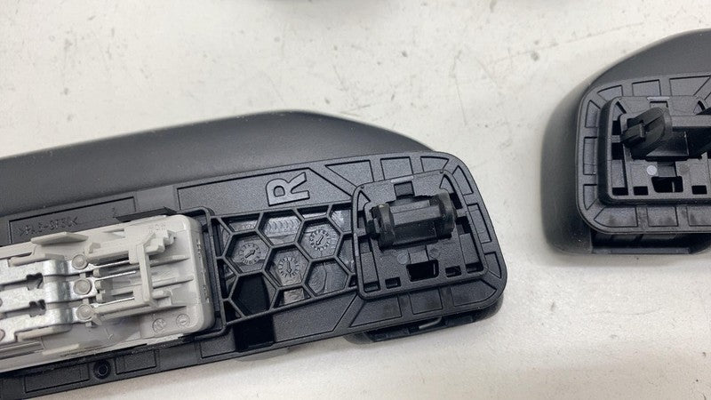 A0998150100 ⭕14-15 Mercedes-Benz B Electric Drive SET of Roof Grab Handle Light A0998150100