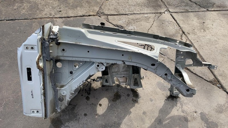 2011-2014 Porsche Cayenne Front Passenger Side Structural Apron Cutout Right RH