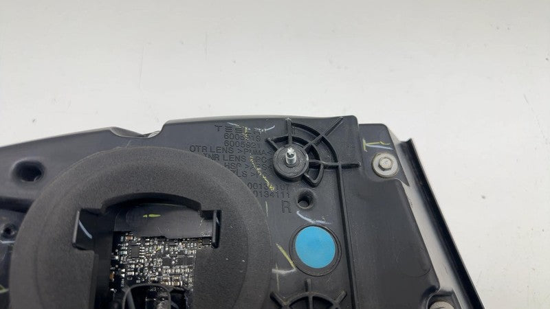 ⭕ 2012-2022 Tesla Model S Rear Taillight LED Outer Tail Lamp Right 600