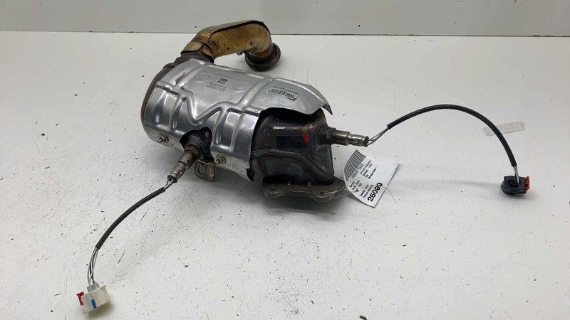 68629870AA ⭕ 2023-2025 Pacifica Exhaust & Catalytic Converter Manifold 10k miles 68629870AA