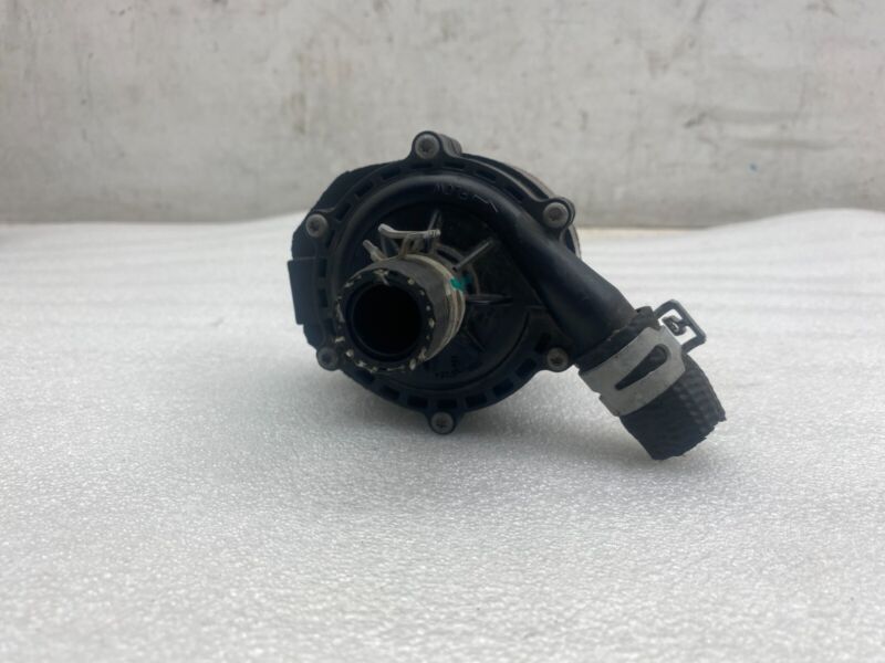 2016-2020 Tesla Model S X Cooling System Auxiliary Water Coolant Pump FWD Assy