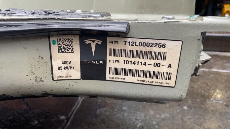 1014114 00 A 2012-2015 Tesla Model S High Voltage Battery Pack Module 85kWh 400VDC Assembly