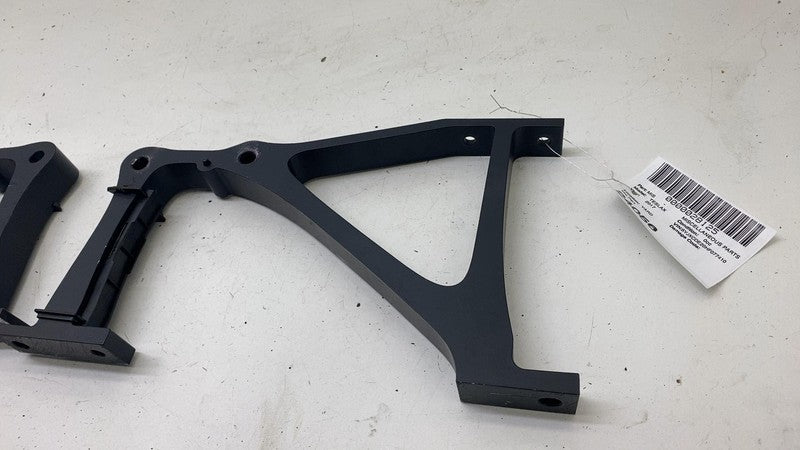 ⭕ 2016-2020 Tesla Model X Rear 2nd Row Seat Stand Retainer Mount Bracket Assy