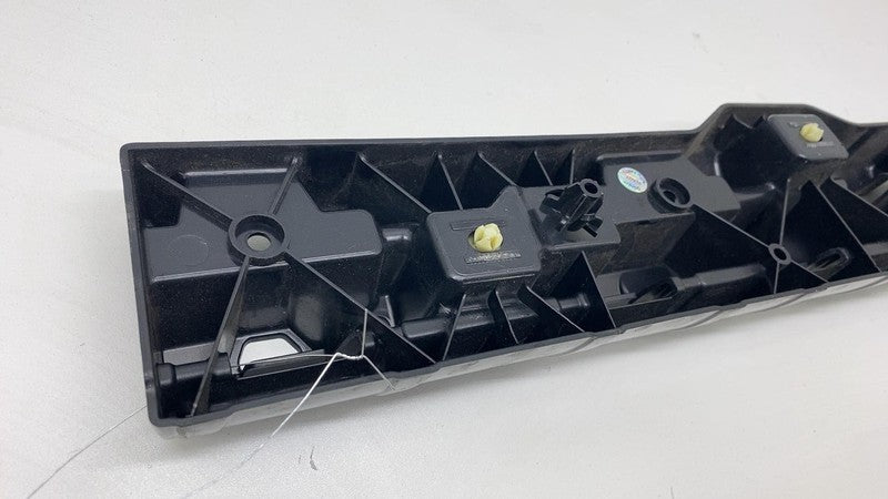 ⭕ 18-22 BMW 530e Front Right Skirt Rocker Molding Panel Support Mount 