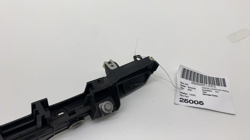586509 10 2021 BMW 530e G30 Front Driver Side Lower Wire Wiring Guide Mount Bracket Left
