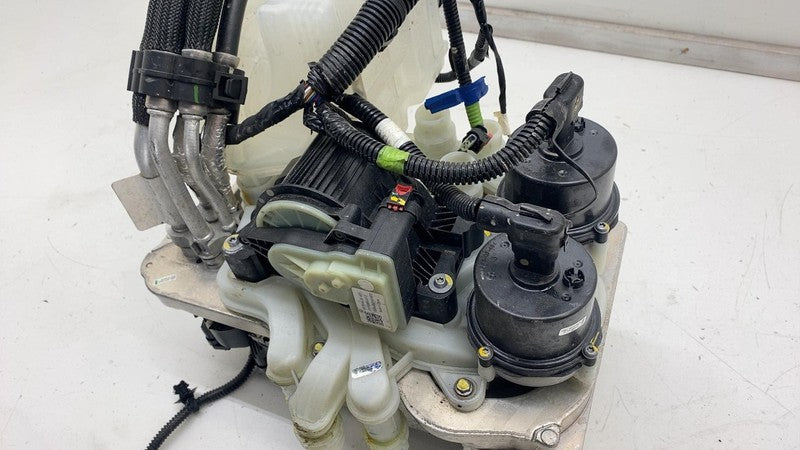 1506859 97 D 20-23 Model Y Supermanifold Refrigerant Chiller + Coolant Reservoir 1506859-97-D