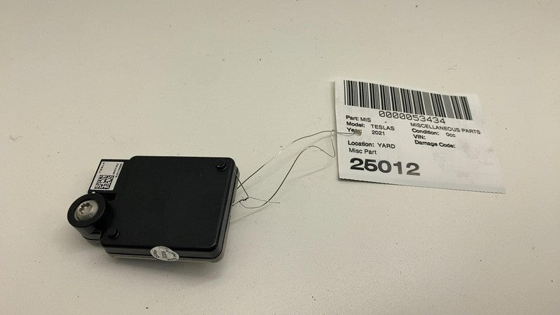 1607917 00 E 2016-2024 Tesla Model S X Y 3 Interior Distance Radar Sensor Control Module Unit