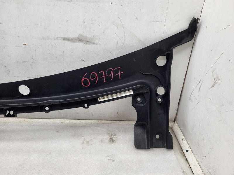 1060509-00-C ⭕ 16-20 Model S Front Windshield Underhood Trim Cowl Screen Cover 1060509-00-C