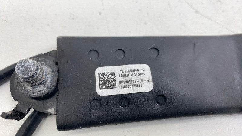 ⭕ 12-20 Model S Front Passenger Side 1st Row Seatbelt Buckle Right 100