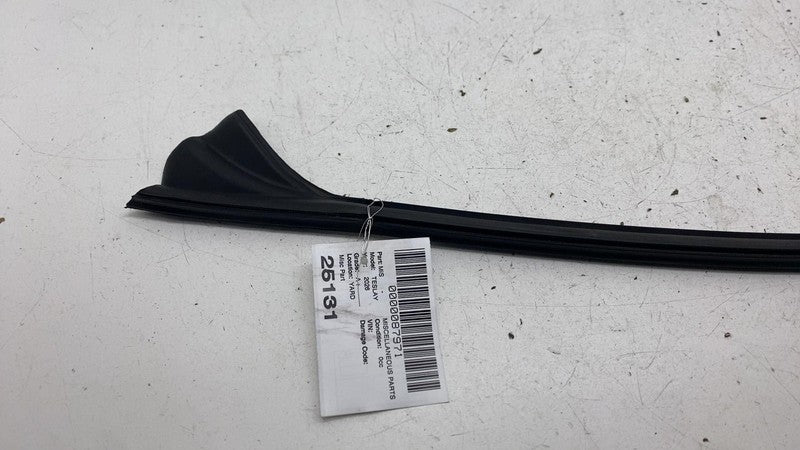 ⭕ 2020-2026 Tesla Model Y Passenger Body Header Rubber Seal Right 1497