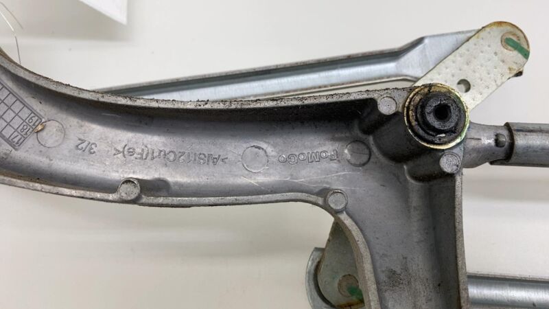 HM5T14A303AA 2013 2014 2015 2016 2017 2018 Ford C-Max Windshield Wiper Linkage and Motor Assy