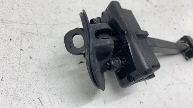 80083 ⭕ 2017-2020 Maserati Levante Rear Driver Side Door Check Strap Stop Stopper Left