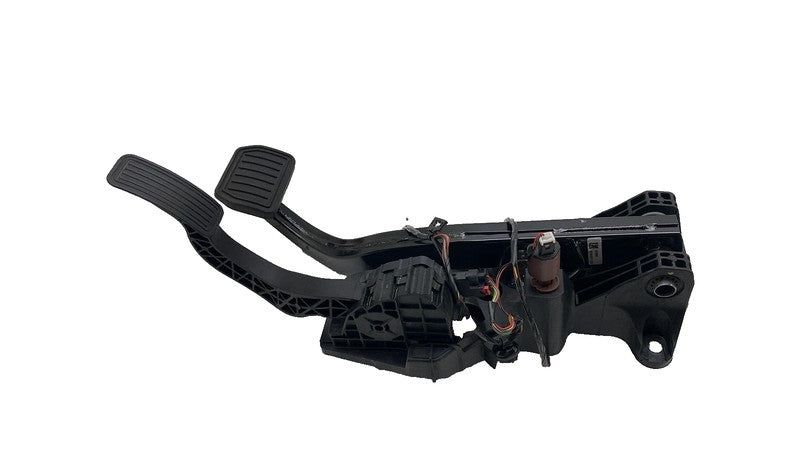 ⭕ 2020-2023 Tesla Model Y MY Accelerator & Brake Pedal Pad Assembly 11