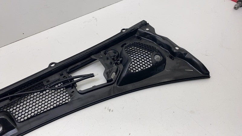 31694300 ⭕2021 2022 2023 Polestar 2 Front Windshield Wiper Cowl Panel Grille OEM 31694300
