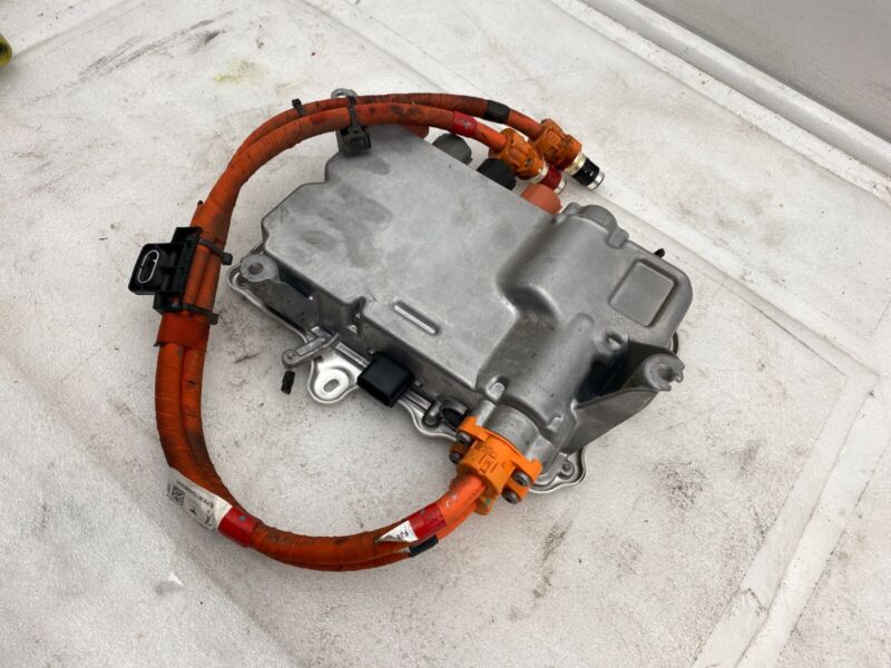 103877310E 16-20 Model X Front High Voltage Distribution Junction Box w/ Cable 1038773-10-E