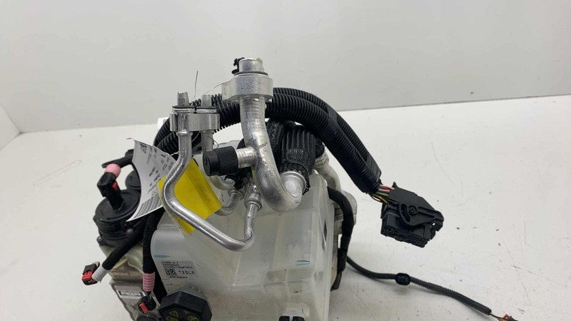 21-25 Model 3 Supermanifold Refrigerant Chiller + Coolant Reservoir 15