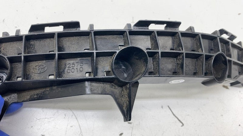 5257510010 ⭕18-21 Toyota C-HR Rear Passenger Side Bumper Retainer Bracket Right 52575-10010