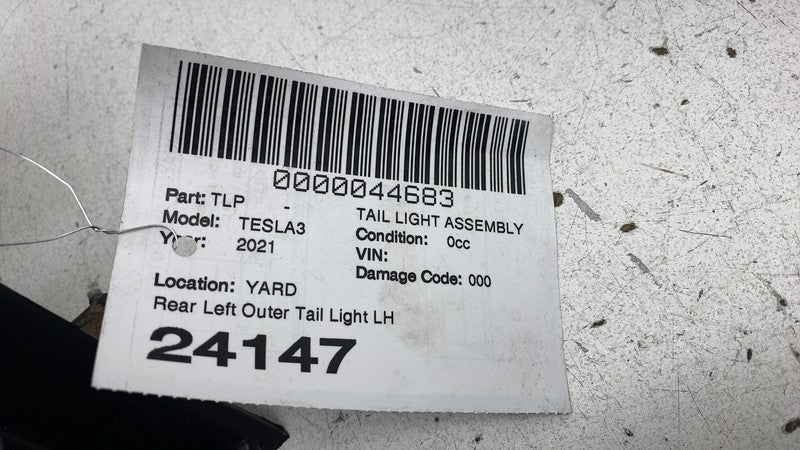 ⭕ 17-22 Model 3 Rear Driver Side Exterior Taillight Outer Tail Lamp Le