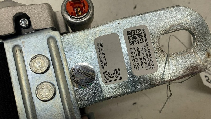 ⭕ 2016-2020 Tesla Model S Front Right 1st Row Seat Belt & Retractor 10