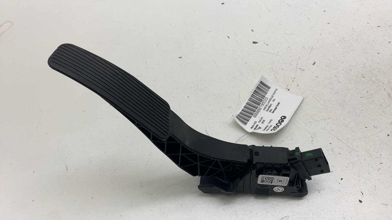04581677AC ⭕ 2017-2025 Chrysler Pacifica Gas Pedal Accelerator Throttle Sensor 04581677AC