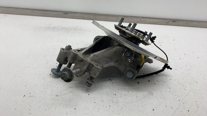 2017-2024 Chrysler Pacifica Rear Right Spindle Knuckle Hub w/ Dust Shield RH FWD