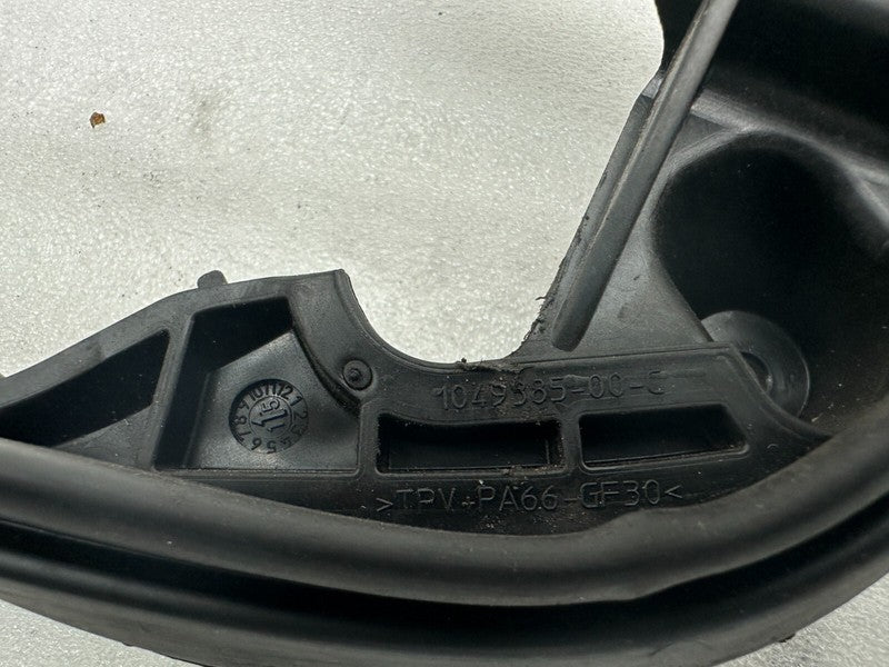 1049385 00 C ⭕ 2016-2020 Tesla Model X Rear Driver Side Exterior Door Seal Left 1049385-00-C