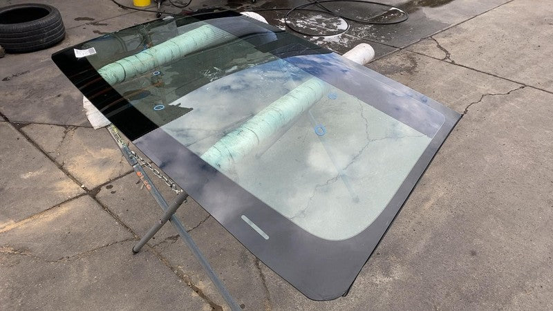 E9 43R-000495 ⭕ 2014 2015 2016 Chevy Silverado 1500 Front Windshield Glass E9 43R-000495