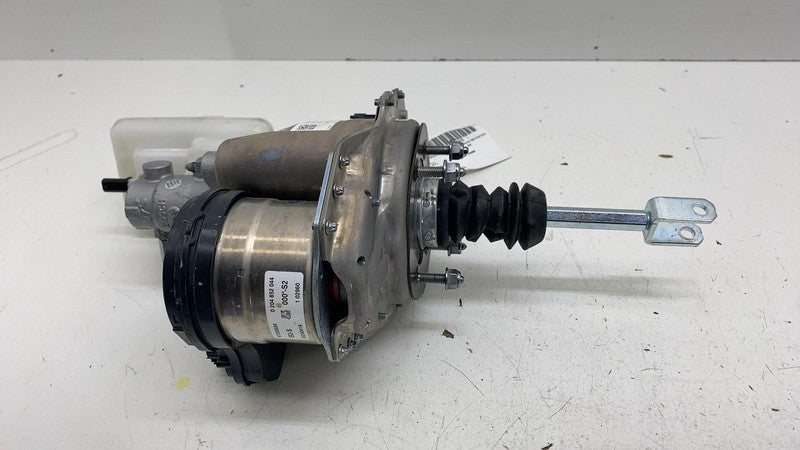⭕ 2025 Rivian R1S Power Brake Booster Master Cylinder Assembly Unit PT
